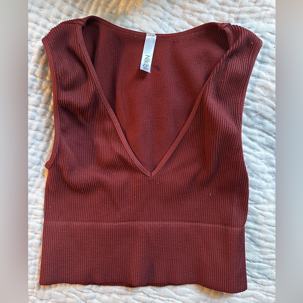 NIKIBIKI Women's Ribbed V-Neck Top - Burgundy